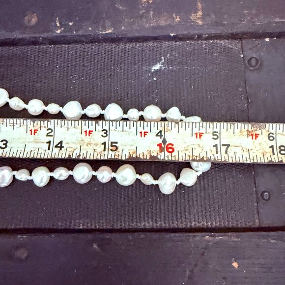 Vintage White Freshwater Pearl Necklace Classic Strand Jewelry - Picture 5 of 5